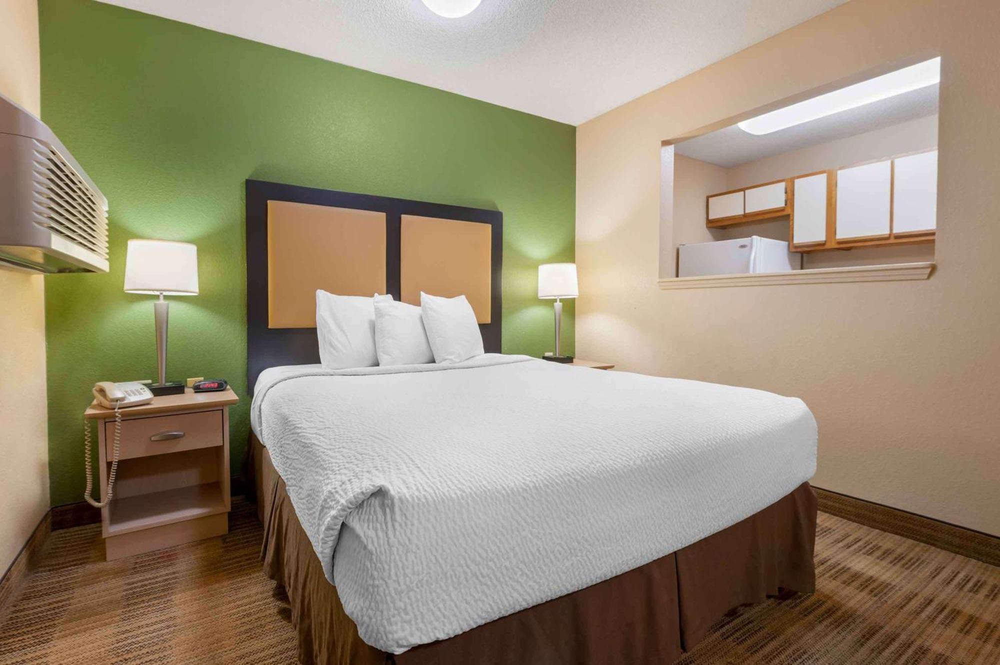 Extended Stay America Select Suites - Detroit - Warren Exterior photo